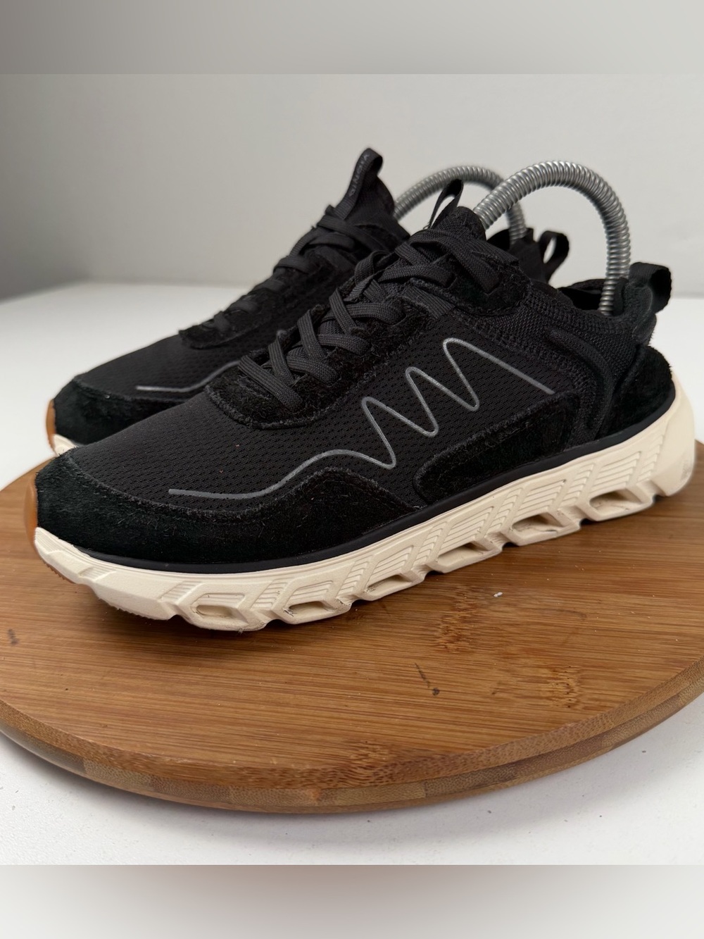 Vionic Women’s Nimble Sneakers - Picture 3 of 9